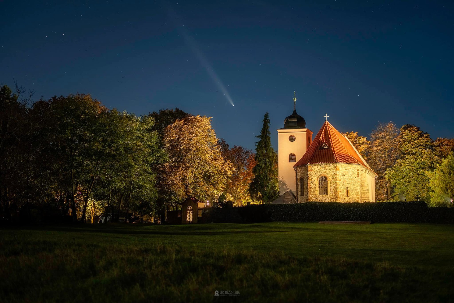 Levý Hradec je významnou historickou památkou. Je zde nejstarší křesťanský kostel v Čechách, kostel Sv. Klimenta